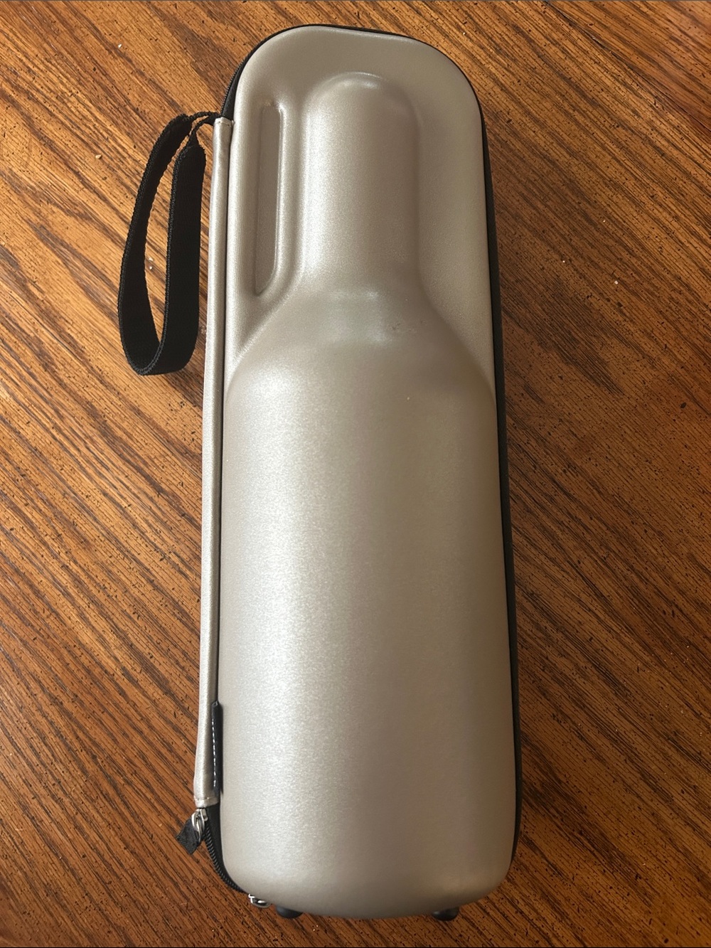 Portable Protective Silver/Gold Rabbit Hard Shell Case with Wrist Strap for Wine